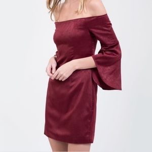 NWT J.O.A. Hayden Belle Sleeve Dress in Wine. Size Large